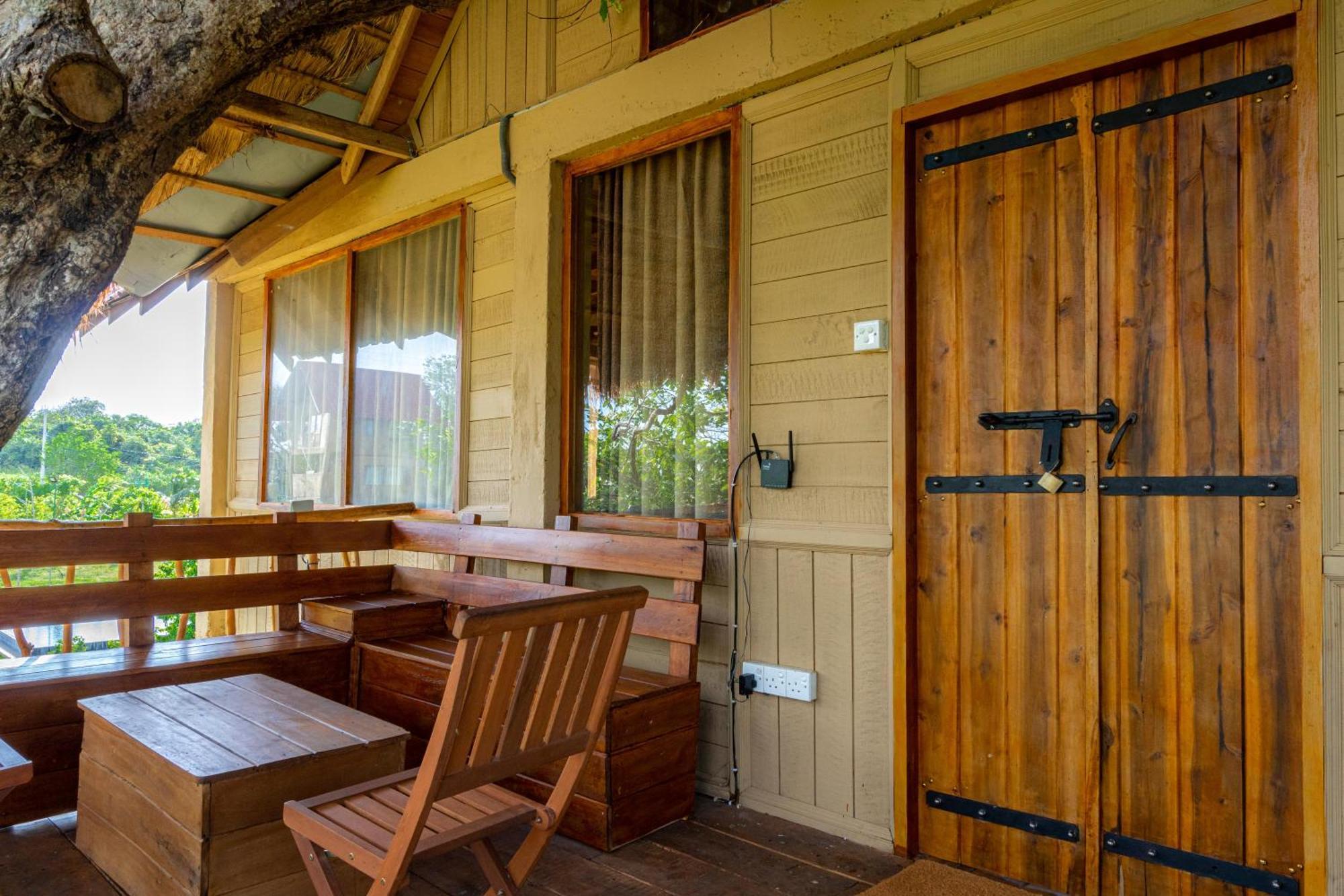 Rock Shade Chalet- Lodge *